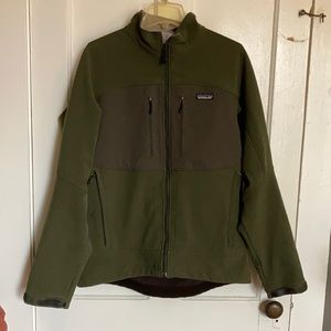Men’s Patagonia jacket.